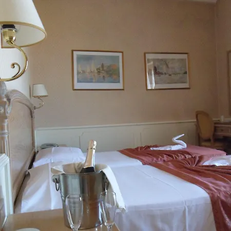 Parco Dei Principi Boutique ホテル 4*